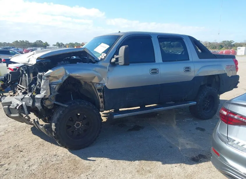 2002 CHEVROLET Avalanche Used VIN 3GNEC13T12G100560 – undercarriage