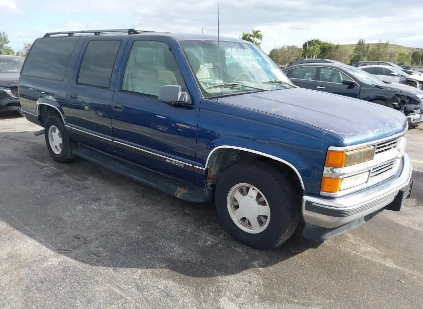 1999 CHEVROLET Suburban Used VIN 3GNEC16R0XG248996 – engine bay