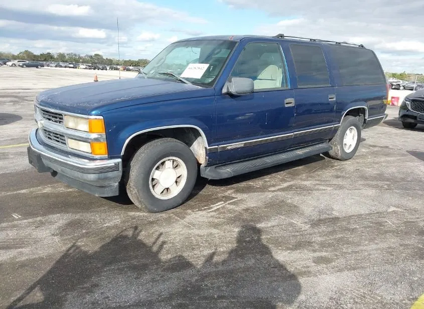 1999 CHEVROLET Suburban Used VIN 3GNEC16R0XG248996 – trunk area