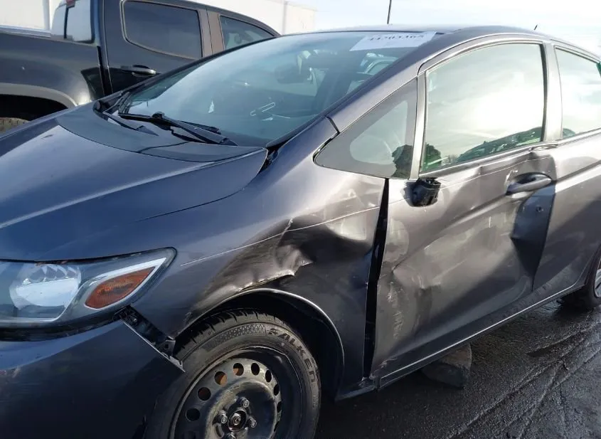 2017 HONDA Fit Used VIN 3HGGK5G50HM700571 – interior seats