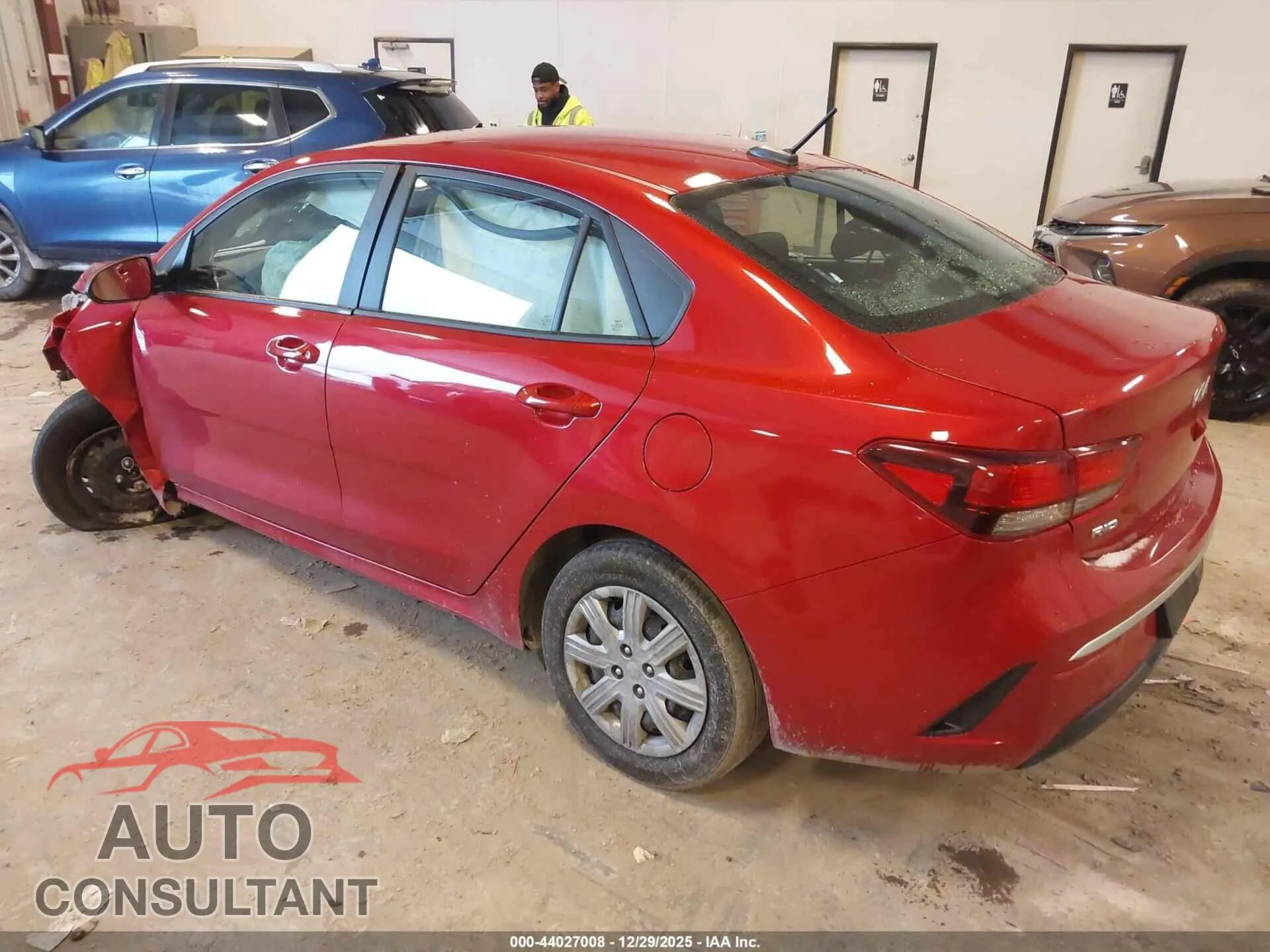2022 KIA RIO Damaged VIN 3KPA24AD0NE505476 – side profile