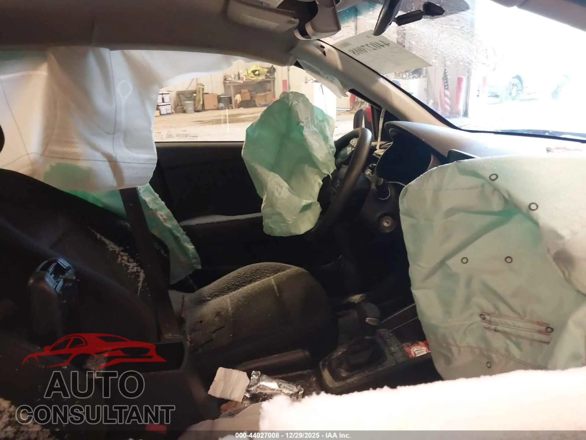 2022 KIA RIO Damaged VIN 3KPA24AD0NE505476 – interior seats