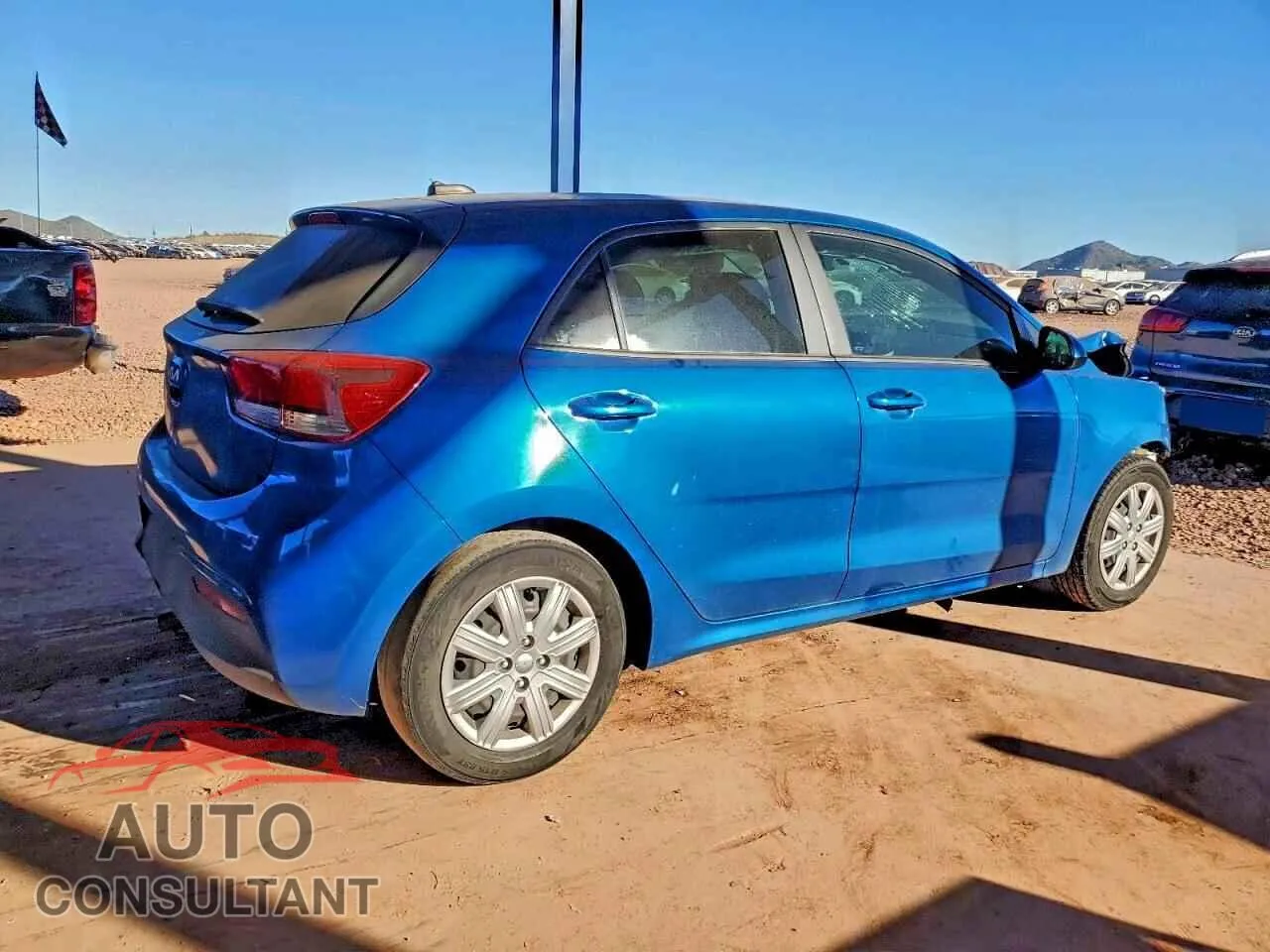 2022 KIA RIO Damaged VIN 3KPA25AD2NE436716 – side profile