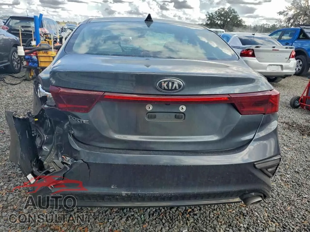 2020 KIA FORTE Damaged VIN 3KPF24AD3LE164822 – engine bay