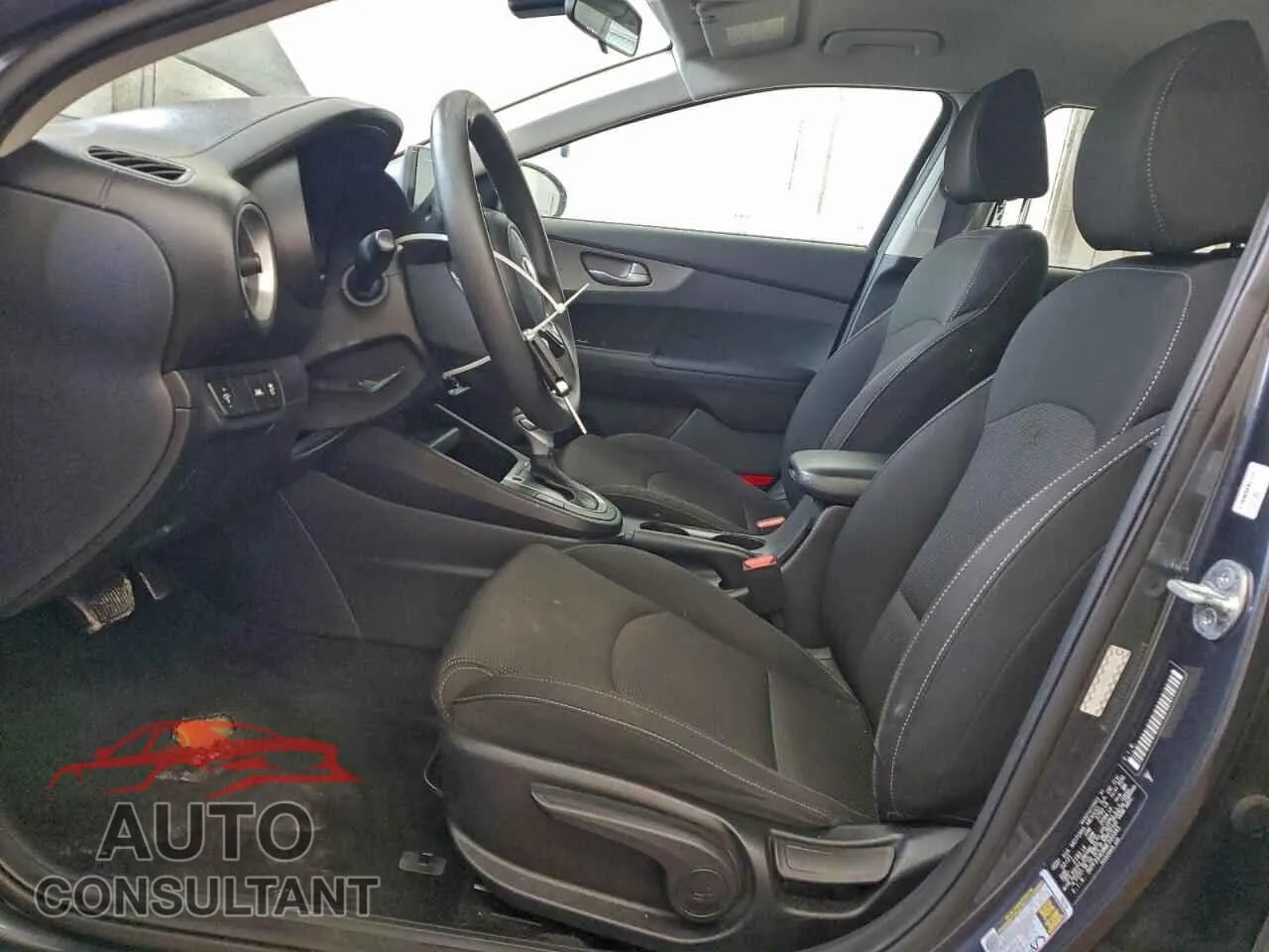 2021 KIA FORTE Damaged VIN 3KPF24AD8ME340345 – exterior detail