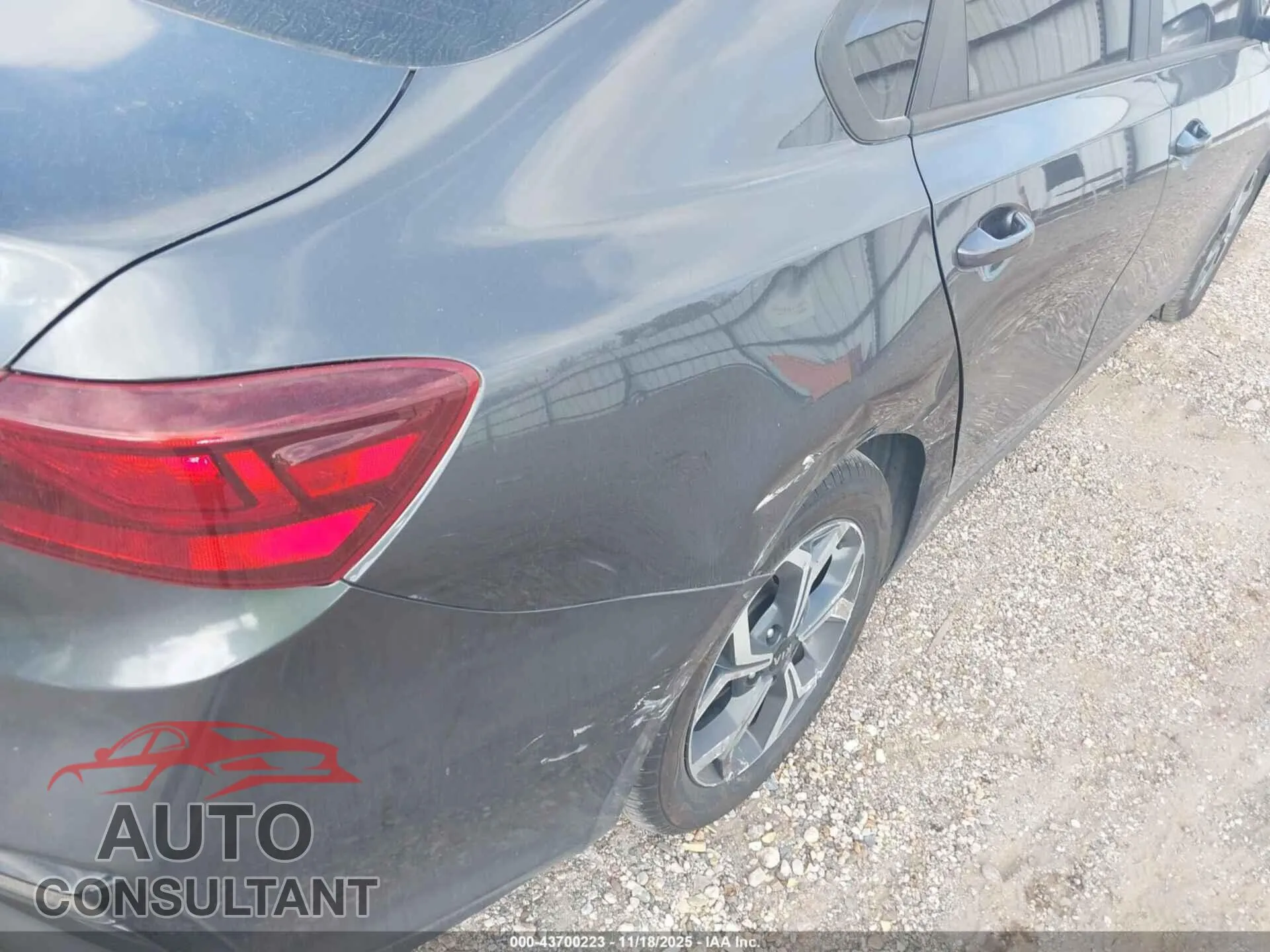 2021 KIA FORTE Damaged VIN 3KPF24AD8ME393255 – photo 18