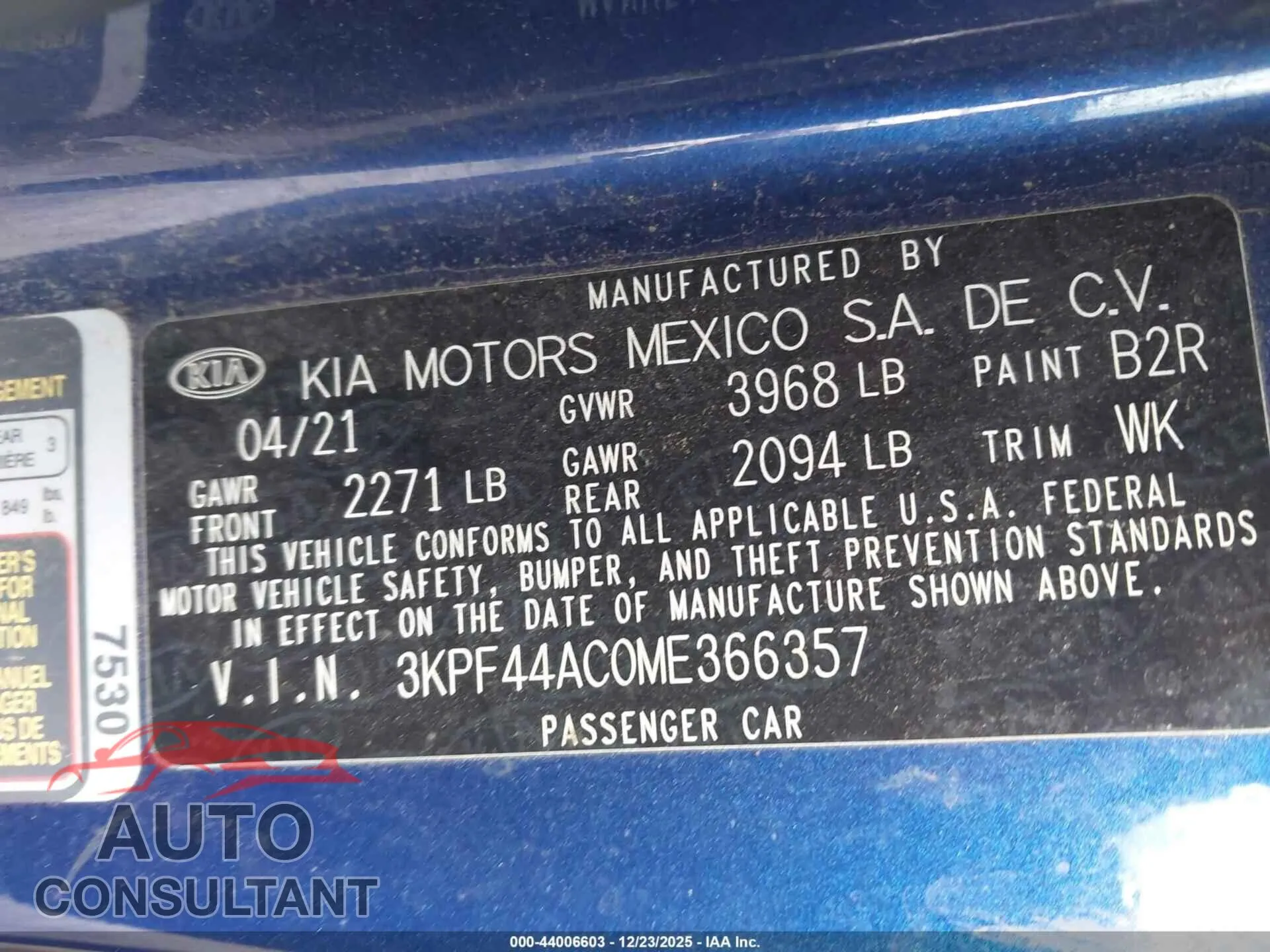 2021 KIA FORTE Damaged VIN 3KPF44AC0ME366357 – trunk area