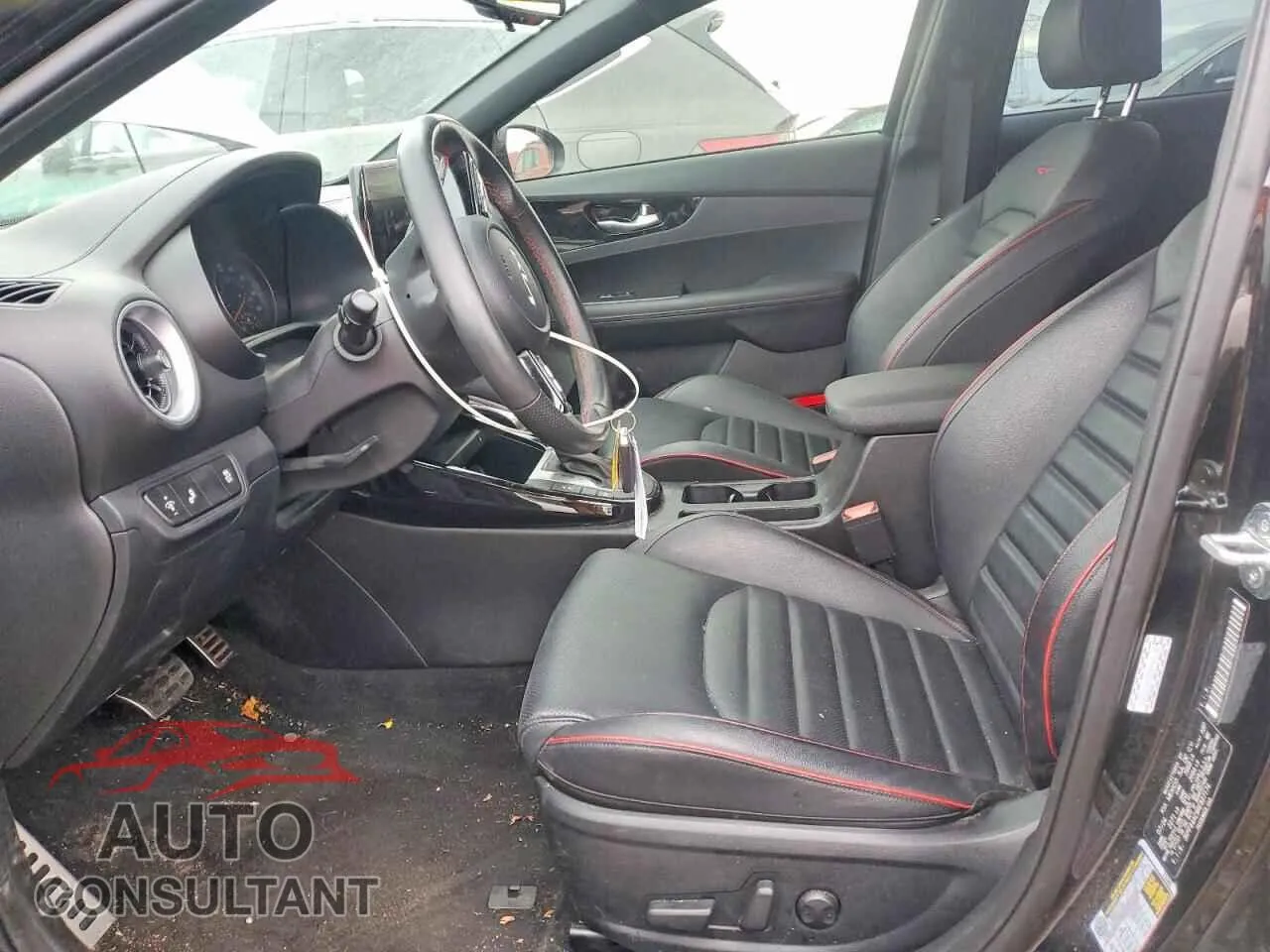 2024 KIA FORTE Damaged VIN 3KPF44AC9RE827174 – exterior detail