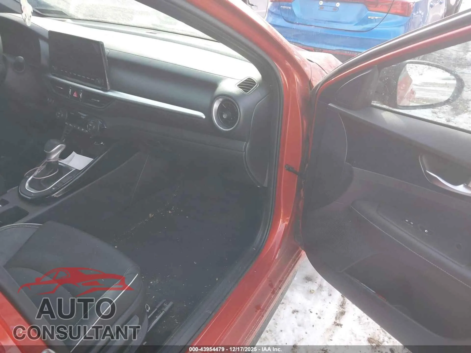 2023 KIA FORTE Damaged VIN 3KPF54AD3PE513765 – interior seats
