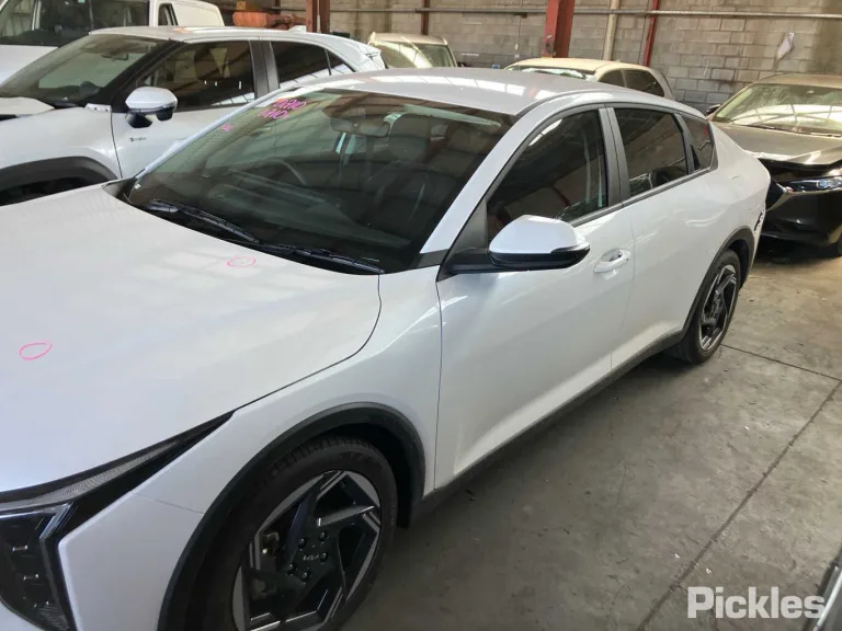 2025 Kia K4 Damaged VIN 3KPFT41DMSE055171 – undercarriage 2025 Kia K4 Damaged VIN 3KPFT41DMSE055171 – undercarriage