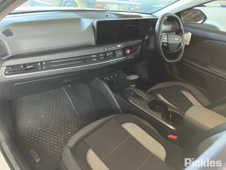 2025 Kia K4 Damaged VIN 3KPFT41DMSE055171 – trunk area 2025 Kia K4 Damaged VIN 3KPFT41DMSE055171 – trunk area