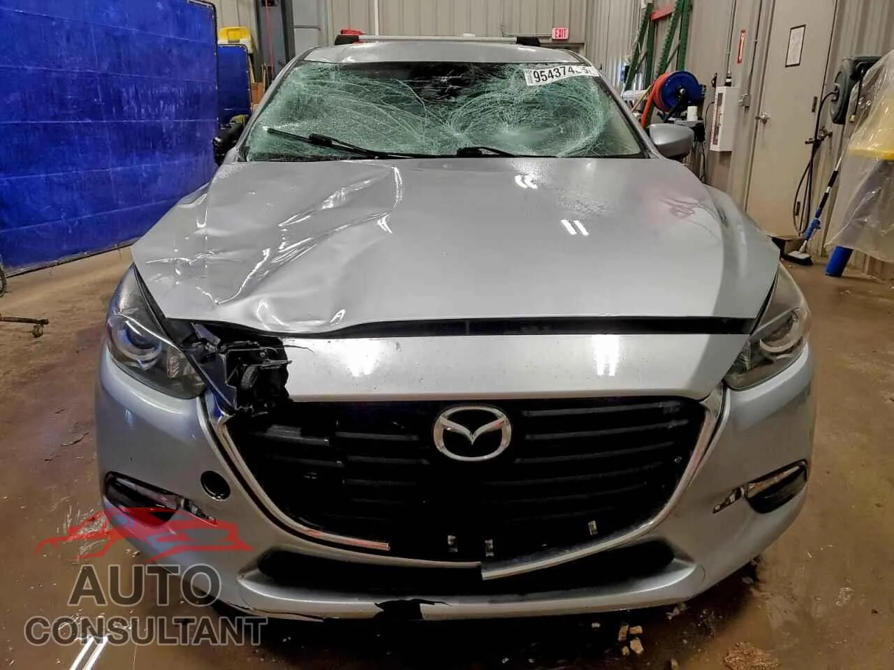 2018 MAZDA 3 Damaged VIN 3MZBN1L34JM267787 – interior seats