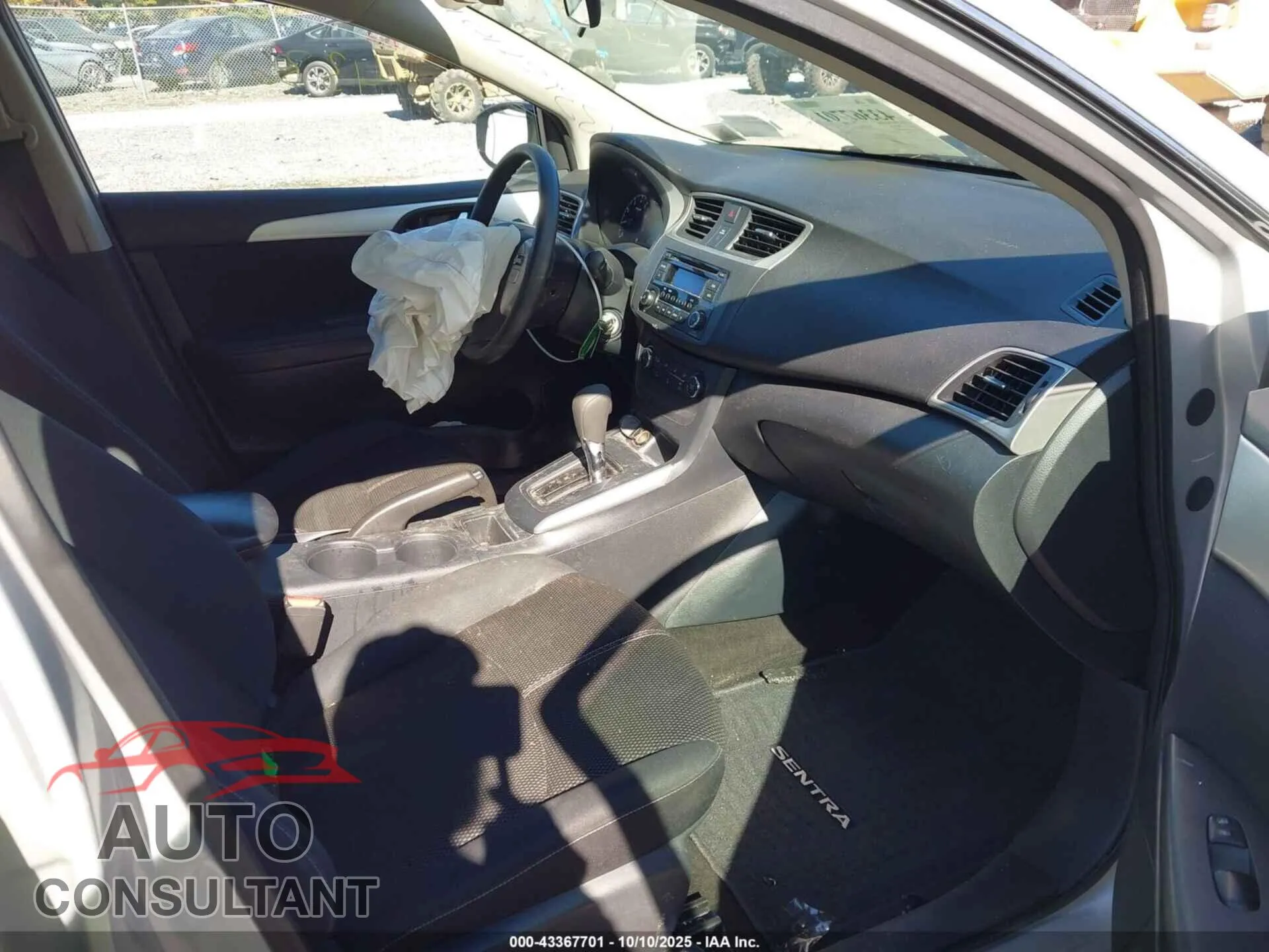 2016 NISSAN SENTRA Damaged VIN 3N1AB7AP0GL681585 – interior seats