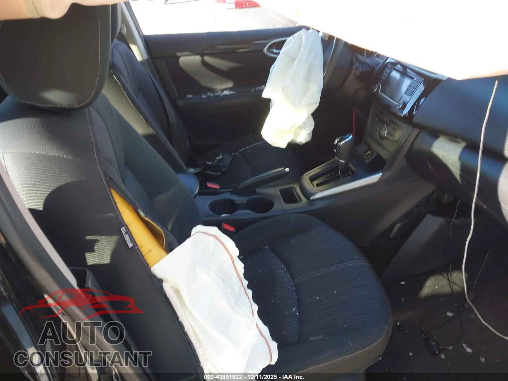 2018 NISSAN SENTRA Damaged VIN 3N1AB7AP3JY229477 – interior seats