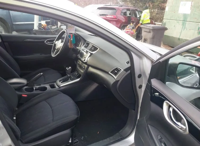 2017 NISSAN Sentra Used VIN 3N1AB7AP8HY306421 – interior seats 2017 NISSAN Sentra Used VIN 3N1AB7AP8HY306421 – interior seats