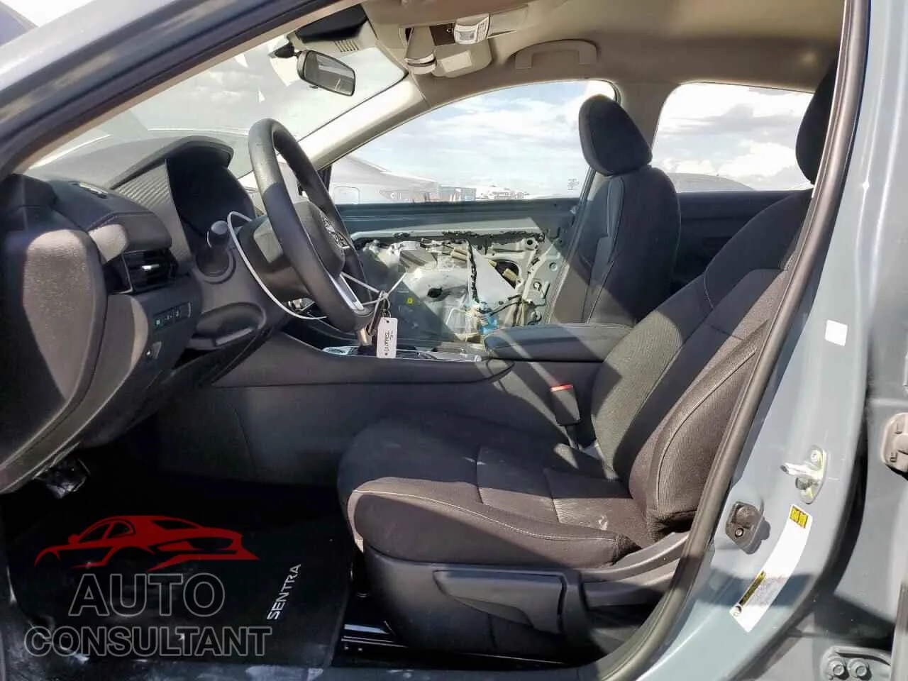 2025 NISSAN SENTRA Damaged VIN 3N1AB8CV5SY291207 – exterior detail