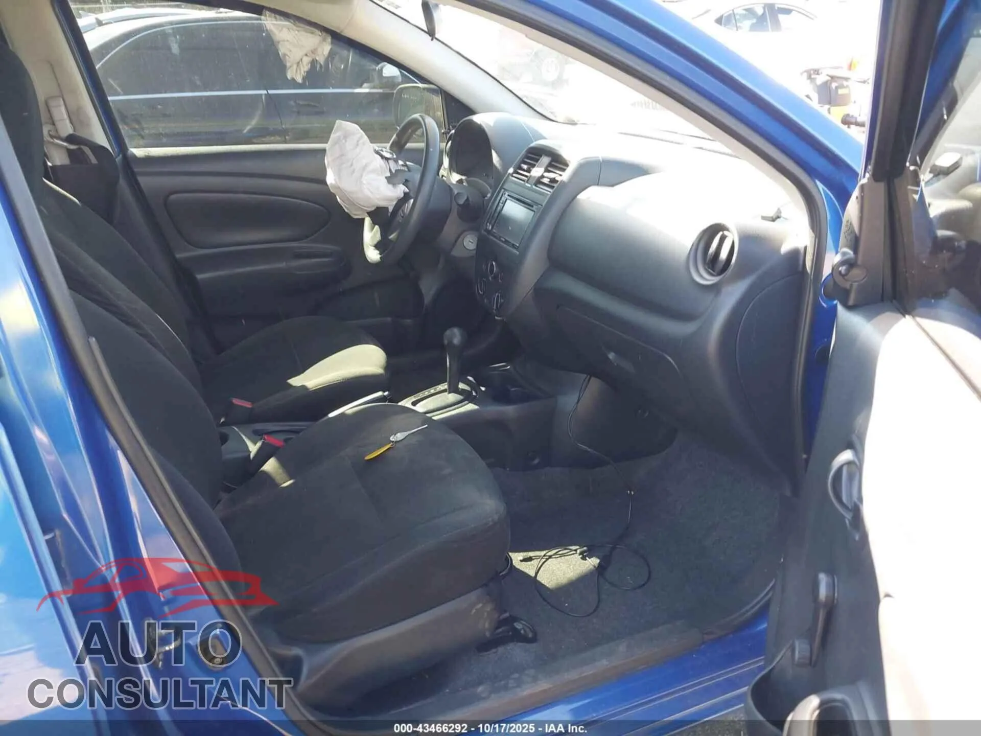2015 NISSAN VERSA Damaged VIN 3N1CN7AP1FL813395 – interior seats