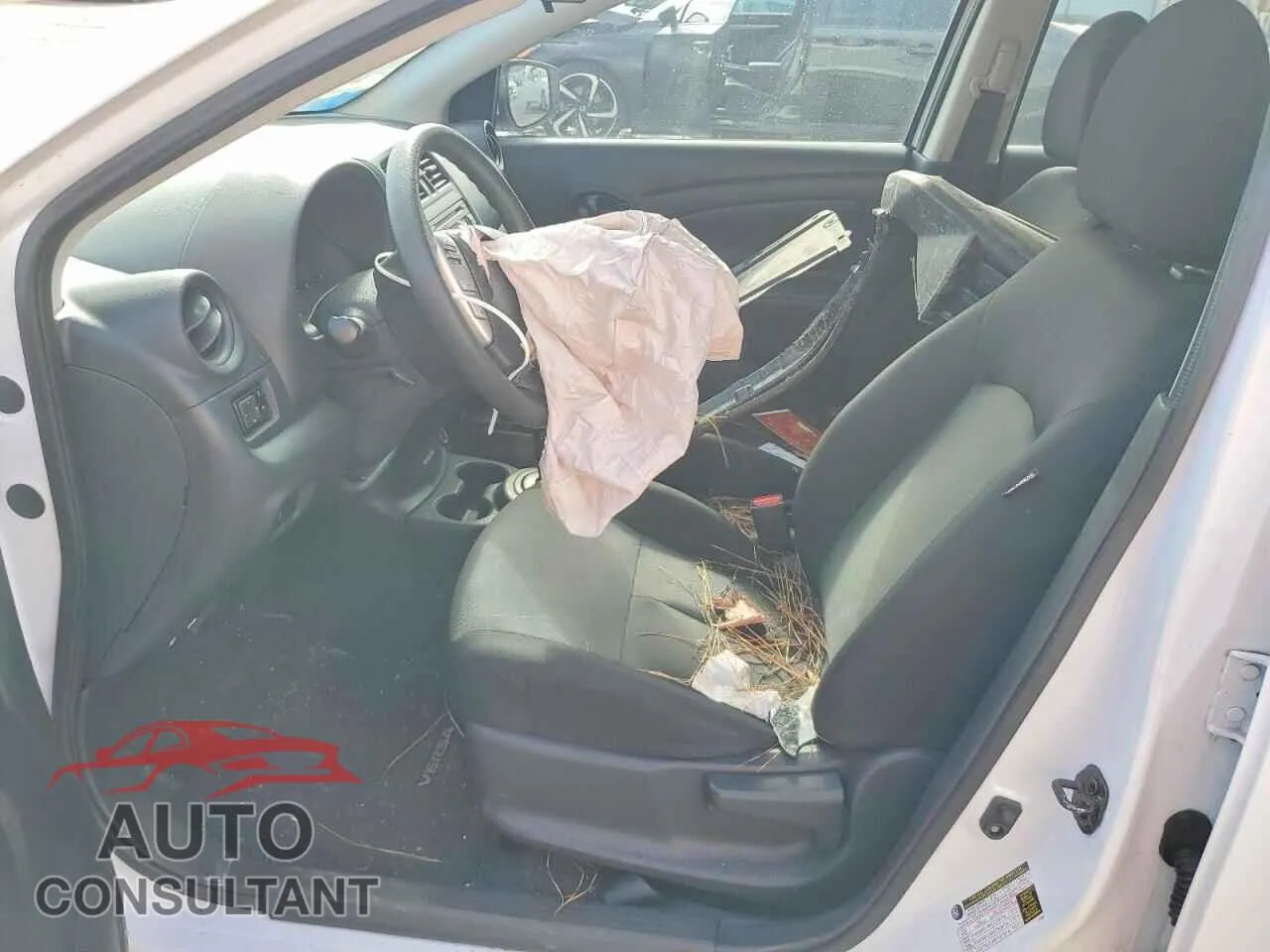 2018 NISSAN VERSA Damaged VIN 3N1CN7AP8JL842403 – exterior detail