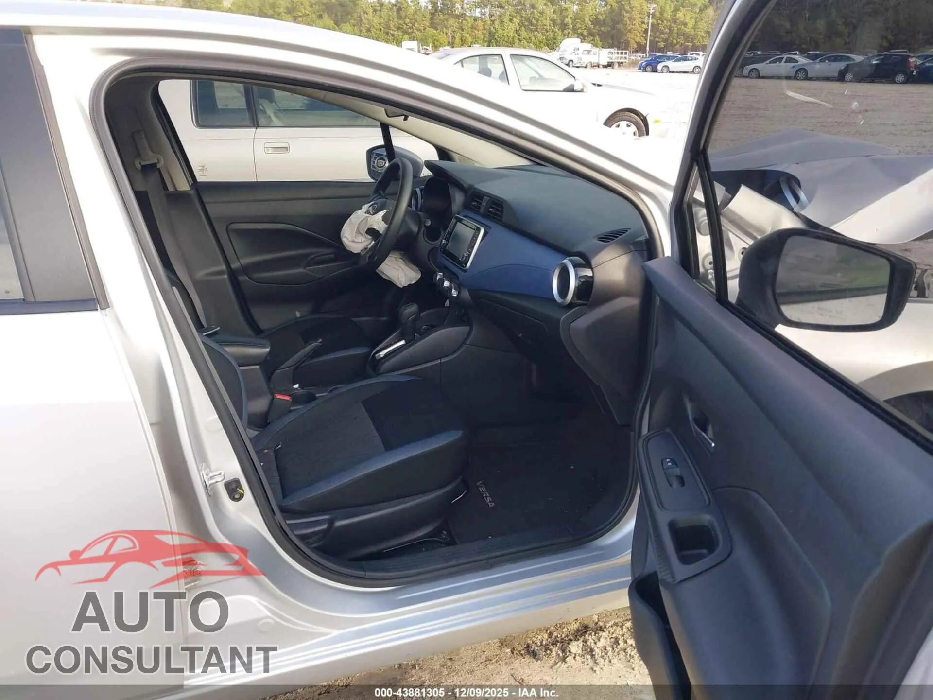 2023 NISSAN VERSA Damaged VIN 3N1CN8EV3PL850867 – interior seats