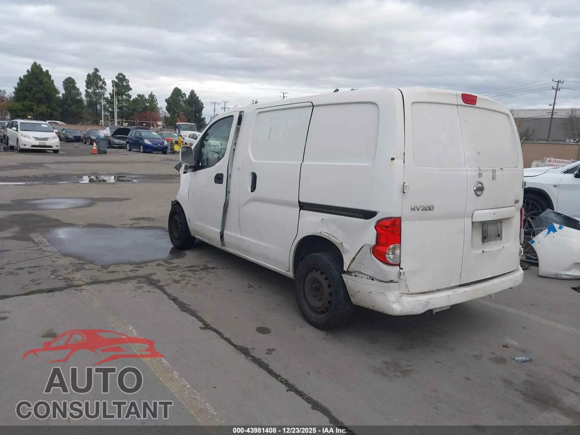 2015 NISSAN NV200 Damaged VIN 3N6CM0KN6FK719777 – side profile