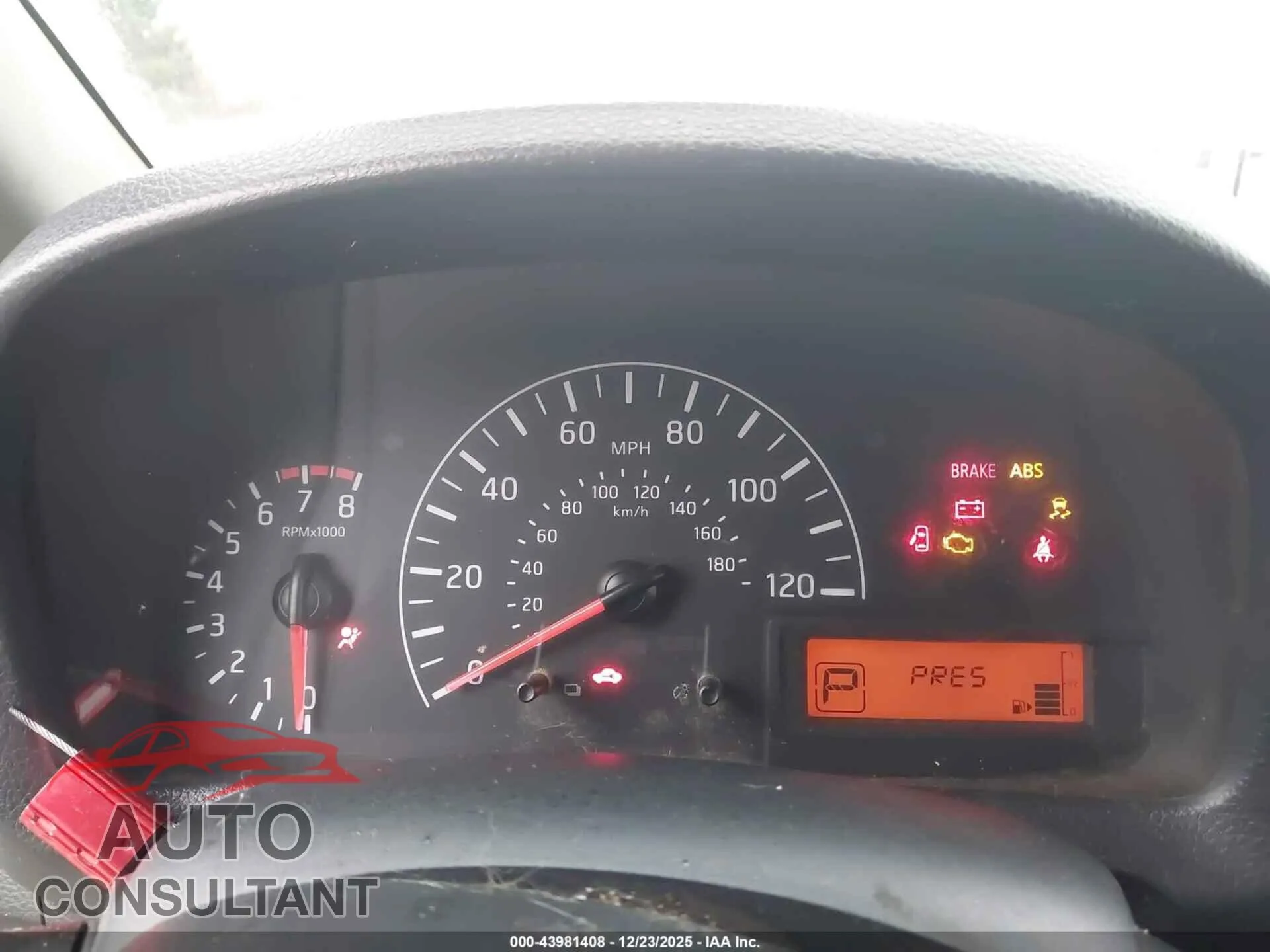 2015 NISSAN NV200 Damaged VIN 3N6CM0KN6FK719777 – exterior detail