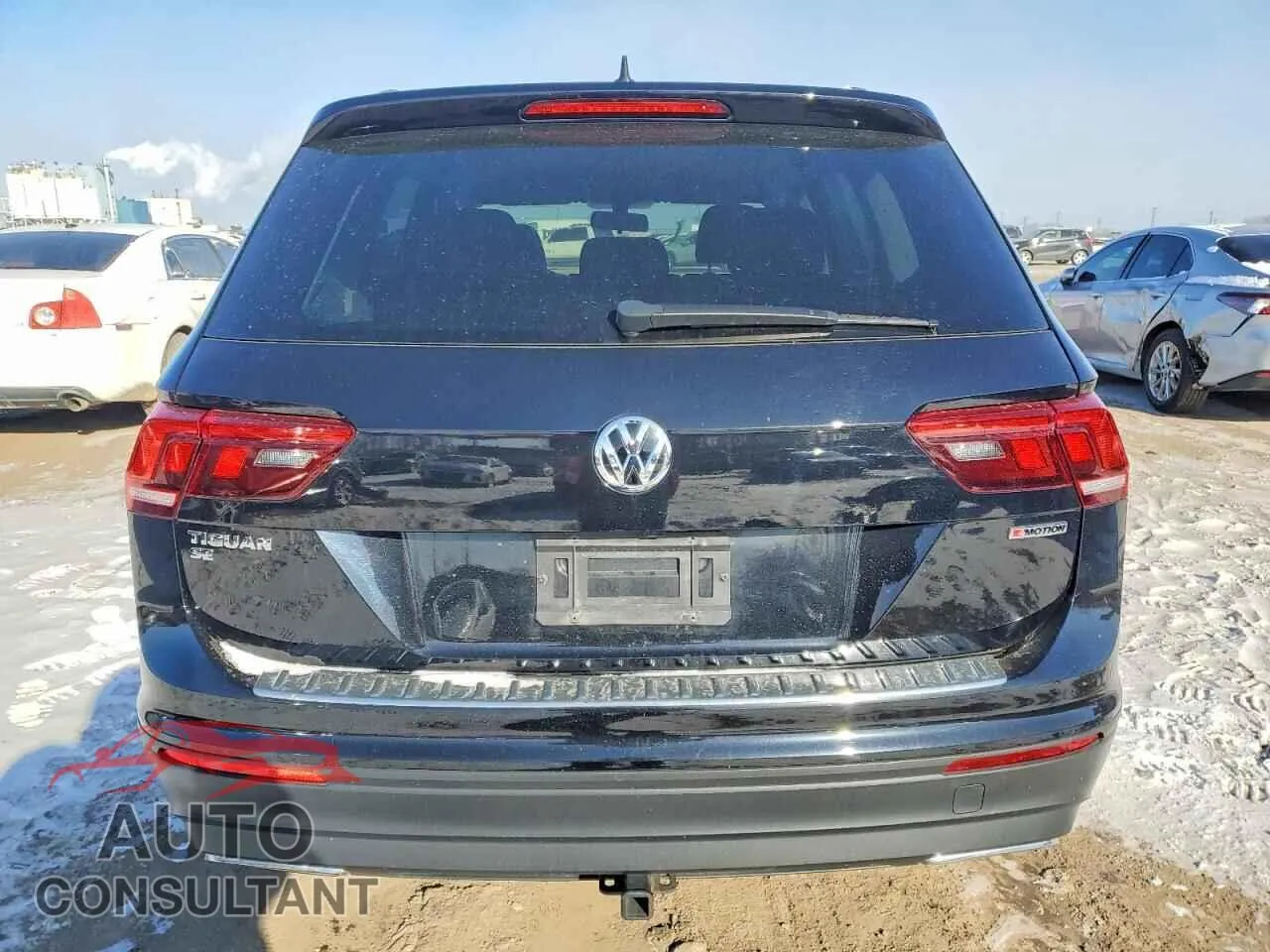 2019 VOLKSWAGEN TIGUAN Damaged VIN 3VV2B7AX0KM142079 – engine bay