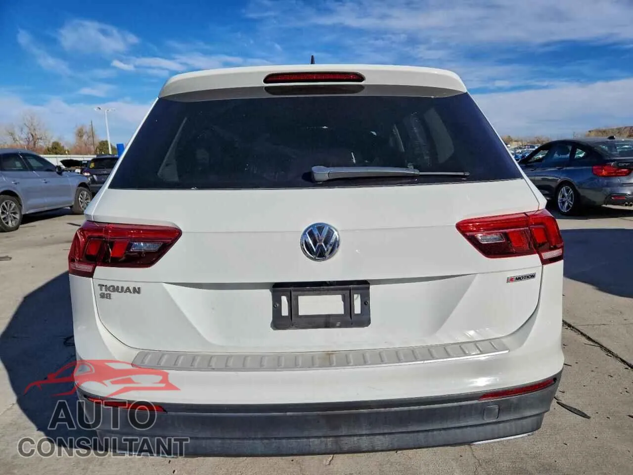 2019 VOLKSWAGEN TIGUAN Damaged VIN 3VV2B7AX0KM184221 – engine bay