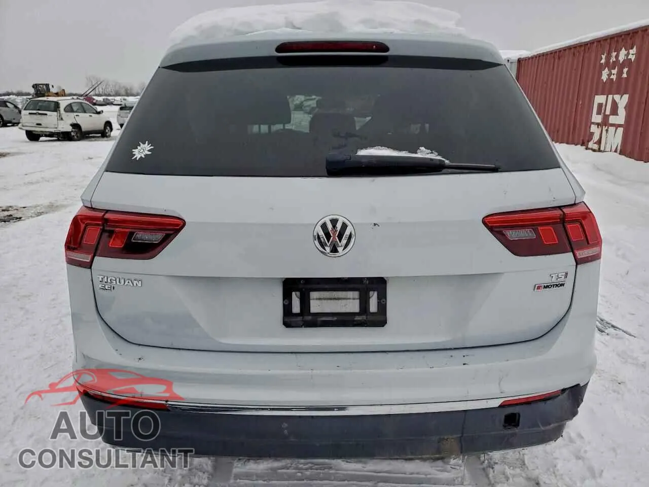 2018 VOLKSWAGEN TIGUAN Damaged VIN 3VV2B7AX5JM157837 – engine bay