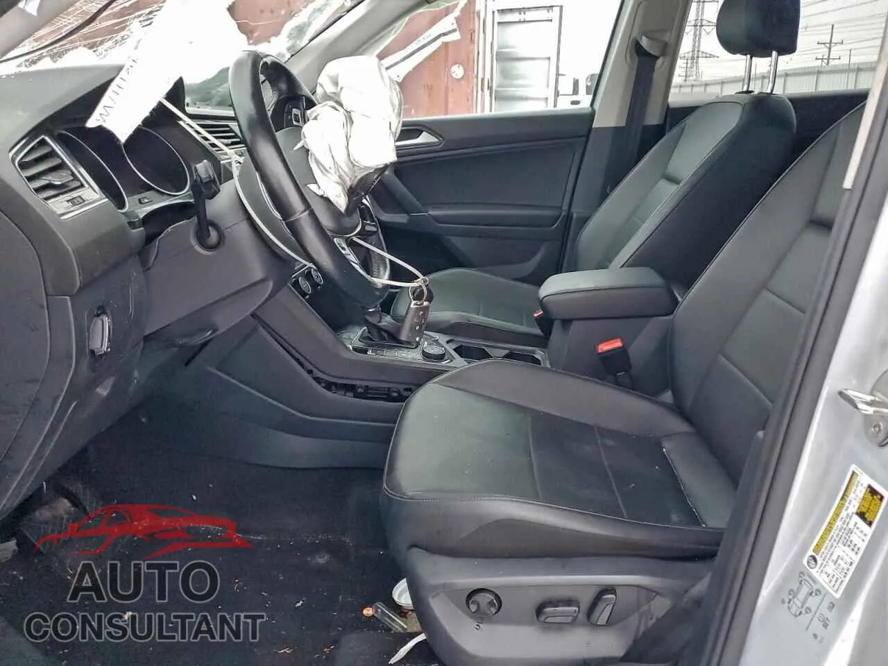 2018 VOLKSWAGEN TIGUAN Damaged VIN 3VV2B7AX5JM157837 – exterior detail