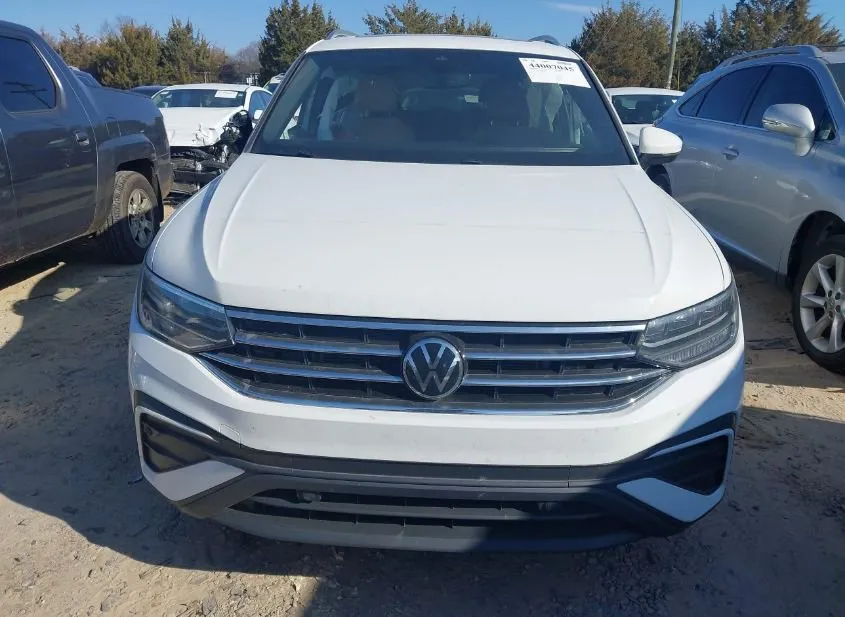 2022 VOLKSWAGEN Tiguan Used VIN 3VV3B7AX0NM177942 – interior seats 2022 VOLKSWAGEN Tiguan Used VIN 3VV3B7AX0NM177942 – interior seats