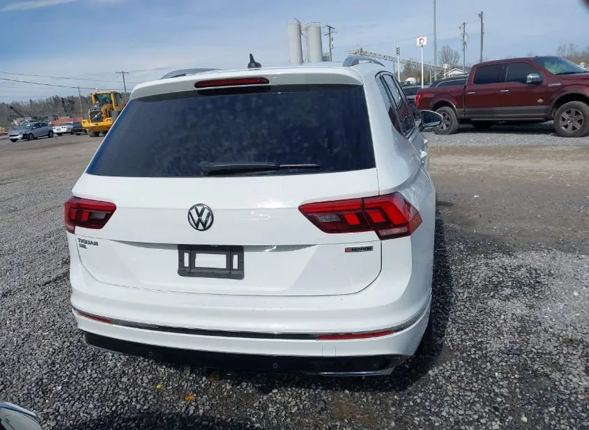 2020 VOLKSWAGEN Tiguan Used VIN 3VV4B7AX1LM022723 – undercarriage