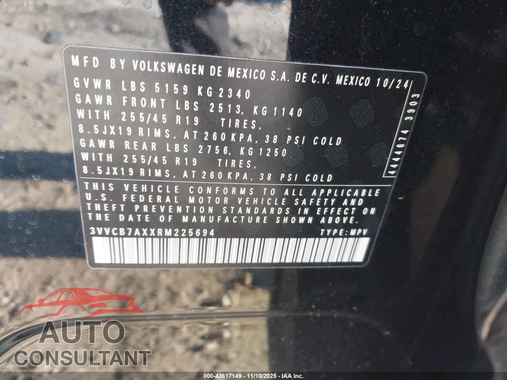 2024 VOLKSWAGEN TIGUAN Damaged VIN 3VVCB7AXXRM225694 – trunk area
