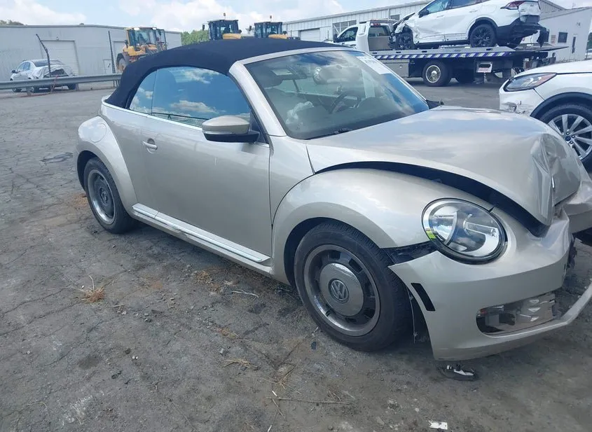 2015 Volkswagen Beetle Used VIN 3VW517AT6FM822440 – front exterior