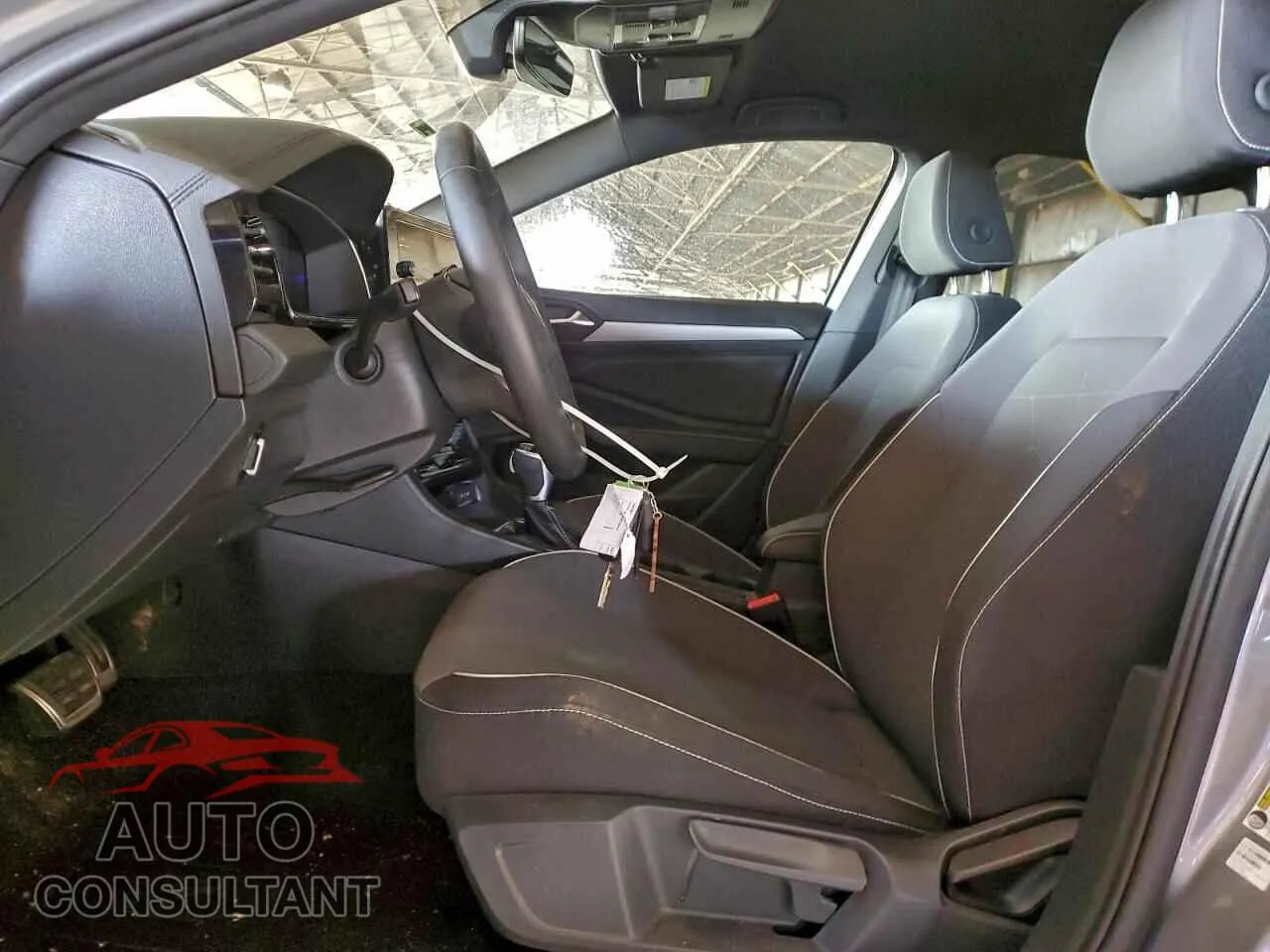 2025 VOLKSWAGEN JETTA Damaged VIN 3VWBX7BU4SM056047 – exterior detail