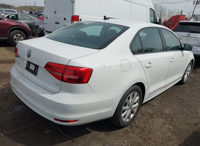 2015 VOLKSWAGEN Jetta Used VIN 3VWD17AJ8FM423457 – trunk area
