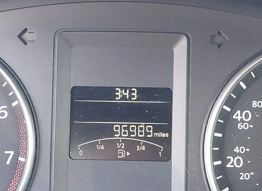 2013 VOLKSWAGEN Jetta Used VIN 3VWDP7AJ6DM380250 – trunk area