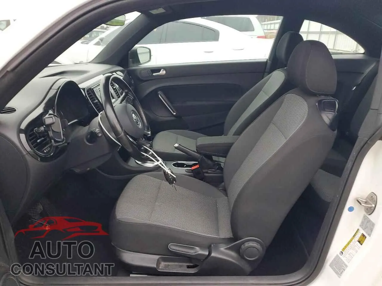 2017 VOLKSWAGEN BEETLE Damaged VIN 3VWF17ATXHM607392 – exterior detail 2017 VOLKSWAGEN BEETLE Damaged VIN 3VWF17ATXHM607392 – exterior detail