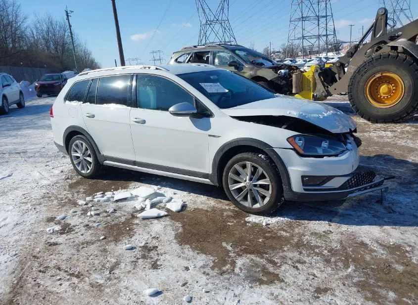 2017 VOLKSWAGEN Golf Alltrack Used VIN 3VWH17AU2HM540918 – rear exterior