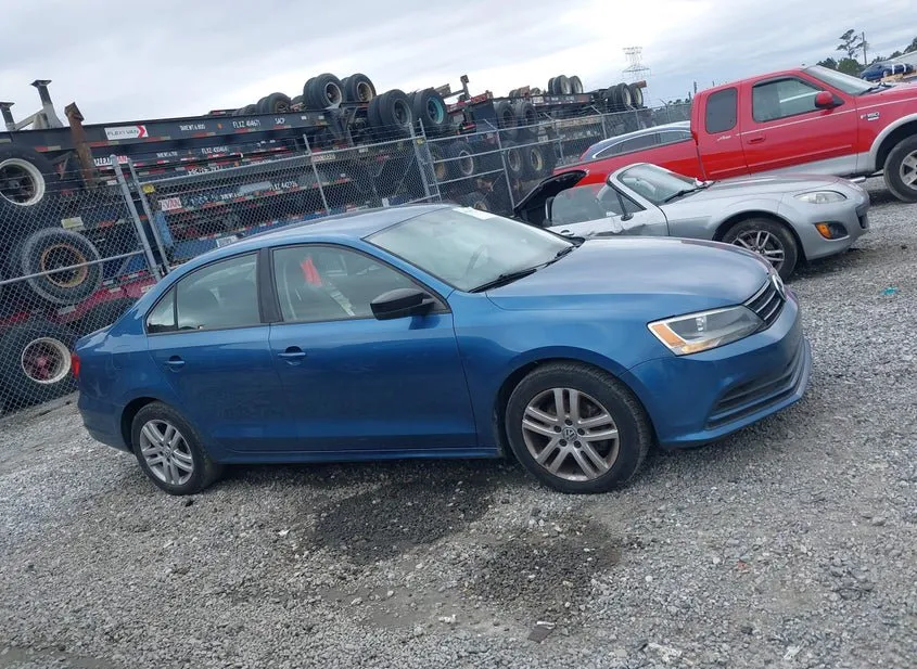 2015 VOLKSWAGEN Jetta Used VIN 3VWLA7AJ3FM210119 – trunk area