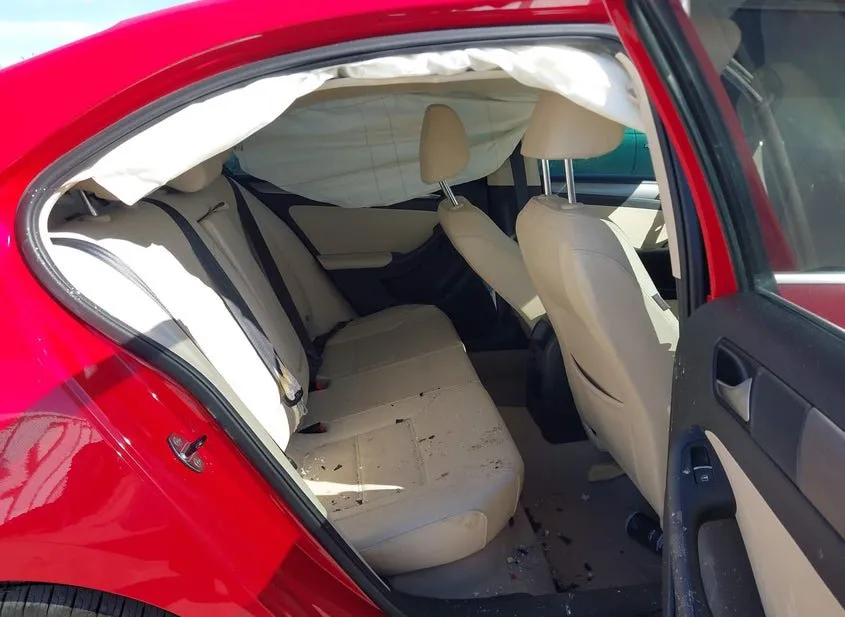 2014 VOLKSWAGEN Jetta Used VIN 3VWLL7AJ3EM316028 – rear exterior