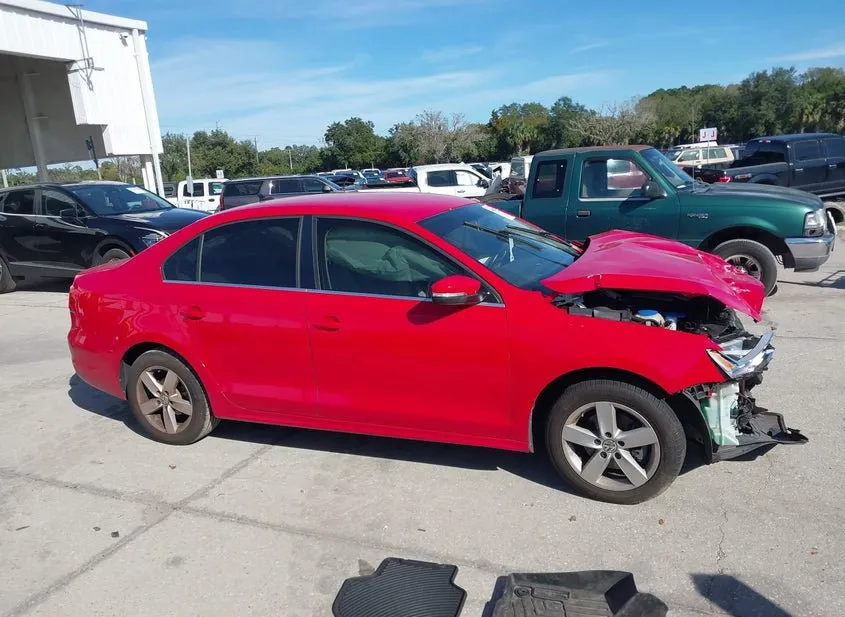 2014 VOLKSWAGEN Jetta Used VIN 3VWLL7AJ3EM316028 – engine bay