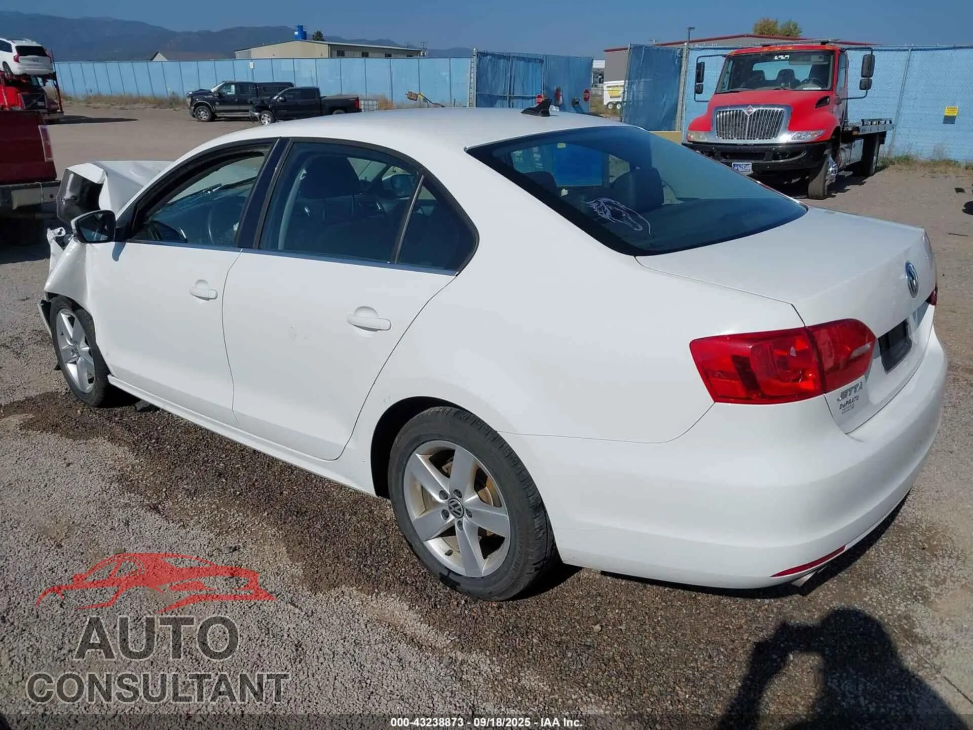 2012 VOLKSWAGEN JETTA Damaged VIN 3VWLL7AJ7CM424682 – side profile