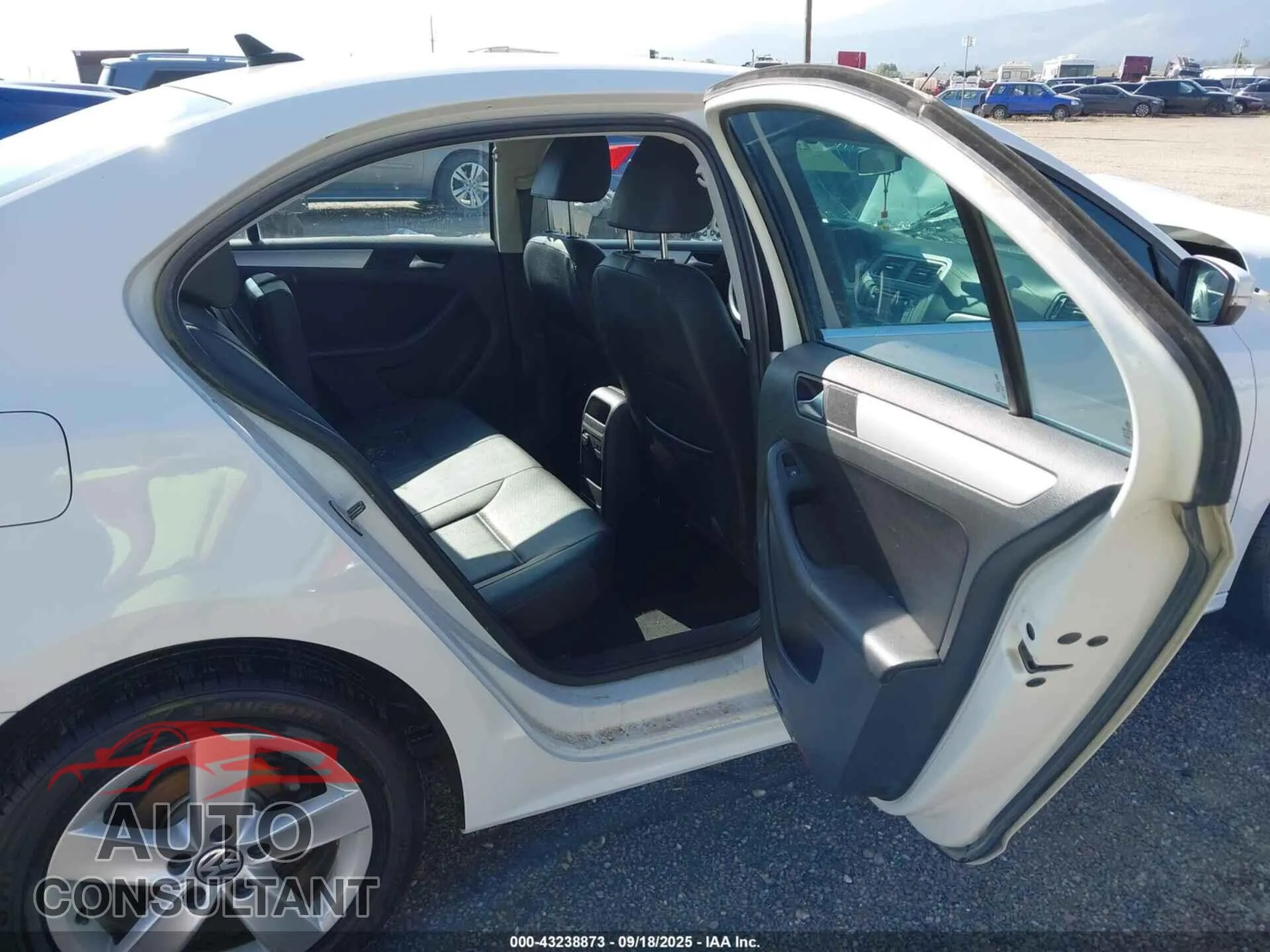 2012 VOLKSWAGEN JETTA Damaged VIN 3VWLL7AJ7CM424682 – undercarriage