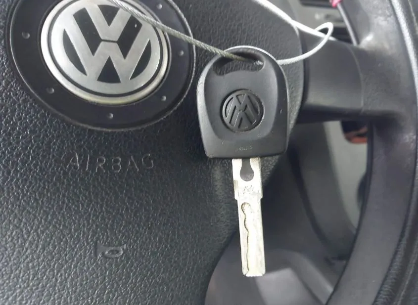 2005 VOLKSWAGEN Jetta Used VIN 3VWPF71K75M629942 – exterior detail