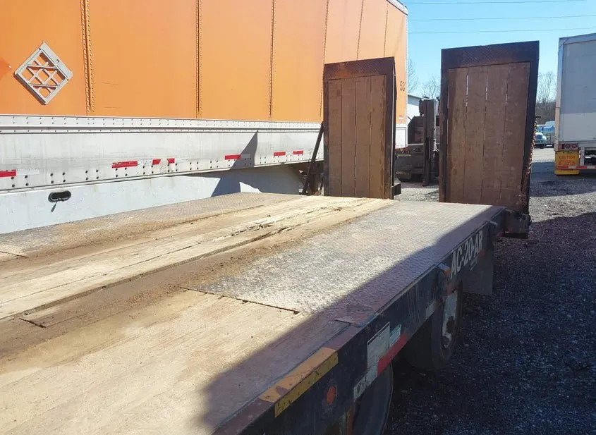 2016 TALBERT TALBERT Used VIN 40FR03323G1035462 – trunk area