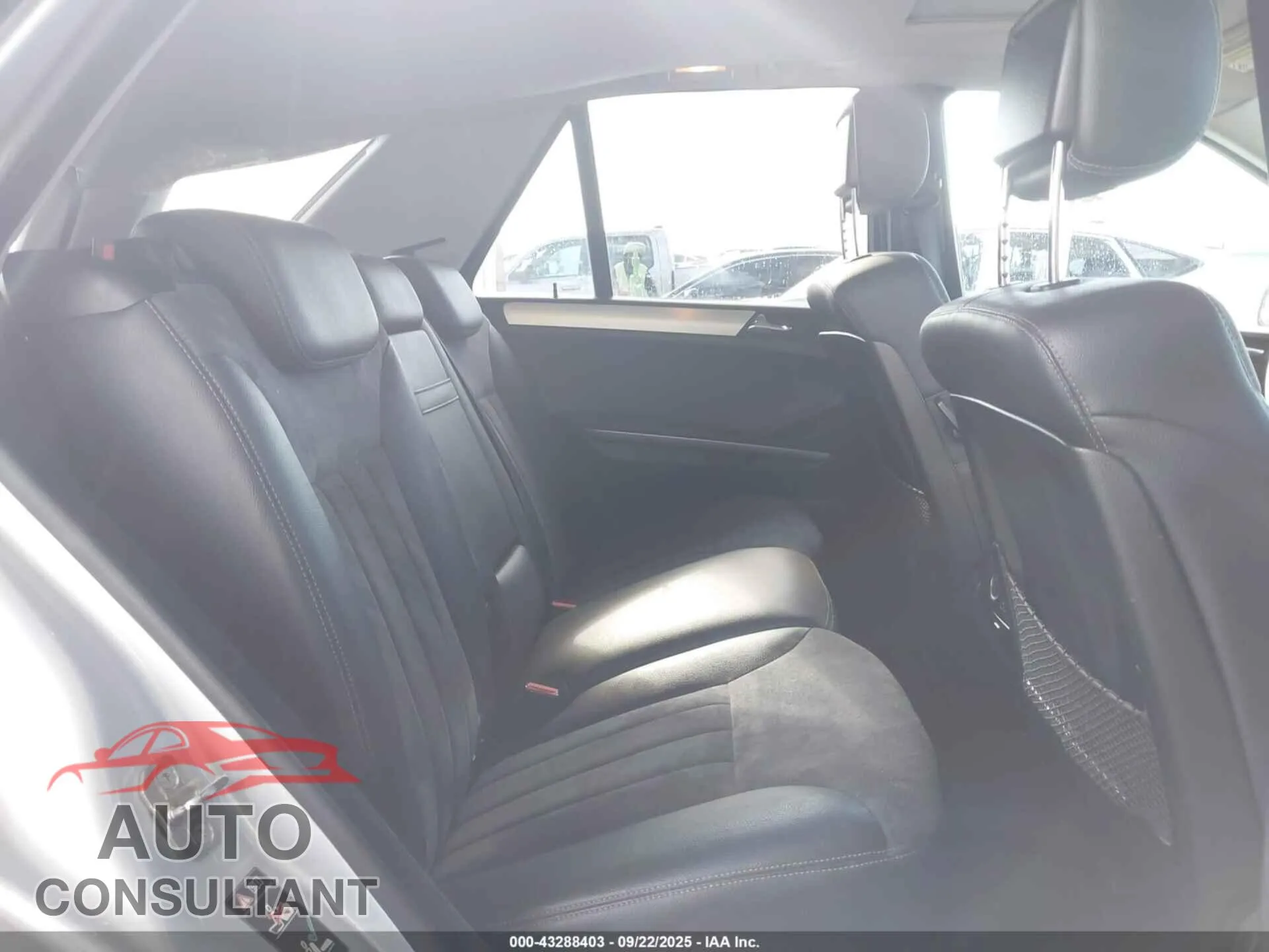 2006 MERCEDES-BENZ ML 500 Damaged VIN 4JGBB75E36A068260 – undercarriage 2006 MERCEDES-BENZ ML 500 Damaged VIN 4JGBB75E36A068260 – undercarriage