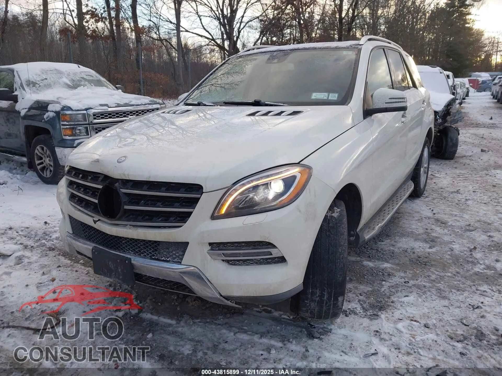 2013 MERCEDES-BENZ ML 350 Damaged VIN 4JGDA5HB5DA174224 – engine bay