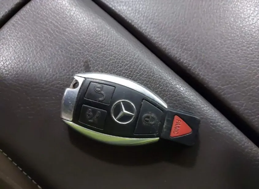 2015 MERCEDES-BENZ ML-Class Used VIN 4JGDA5HB5FA539598 – trunk area