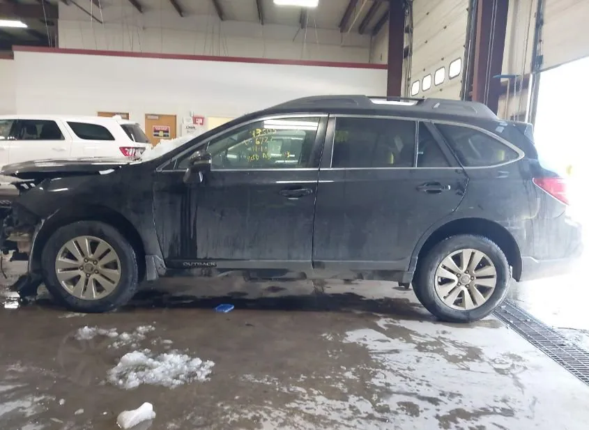 2018 SUBARU Outback Used VIN 4S4BSAFC7J3226722 – rear exterior