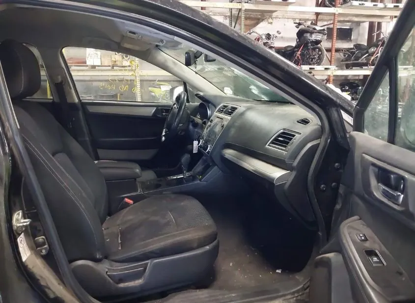 2018 SUBARU Outback Used VIN 4S4BSAFC7J3226722 – trunk area